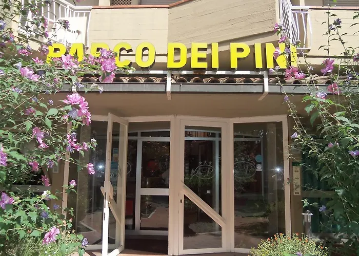 Hotel Parco Dei Pini - 100Mt Dal Mare
